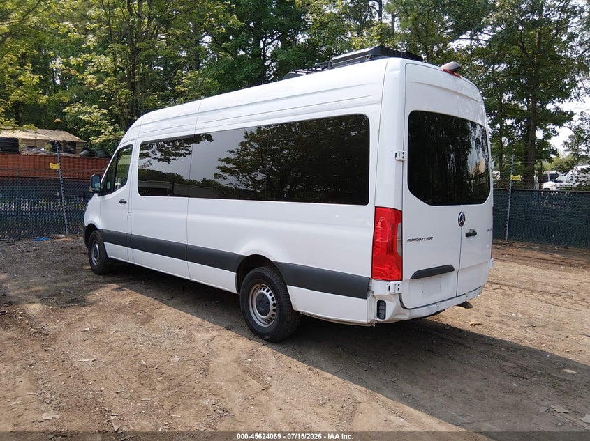 2025 Mercedes-benz Sprinter VIN W1Z4KGHY0ST203803 IAAI salvage auction — REAR END, Enterprise Vehicles Clear Only (Tennessee), sold $33,000 on 2026-07-30 (photo 3)