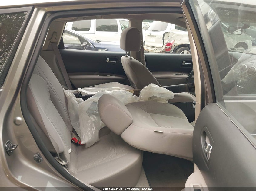 2011 Nissan Rogue sport VIN JN8AS5MV5BW686932 IAAI salvage auction — NORMAL WEAR, Clear (New York), sold $25 on 2026-07-28 (photo 8)