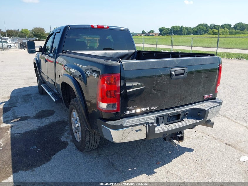 2011 Gmc SIERRA VIN 1GT221C89BZ333936 IAAI salvage auction — LEFT FRONT, Salvage (Illinois), sold $3,000 on 2026-08-29 (photo 3)