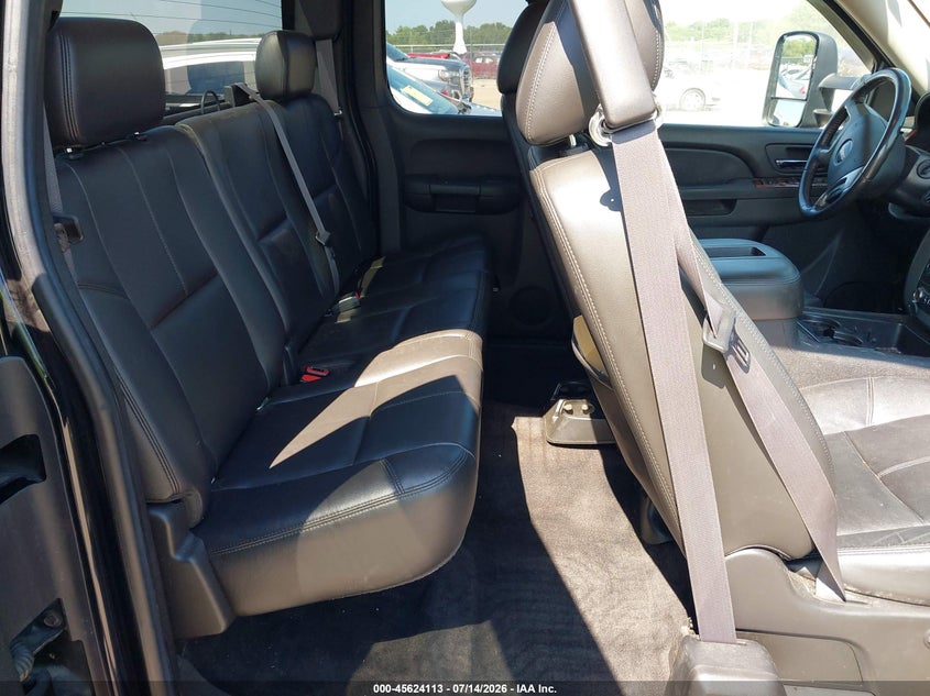 2011 Gmc SIERRA VIN 1GT221C89BZ333936 IAAI salvage auction — LEFT FRONT, Salvage (Illinois), sold $3,000 on 2026-08-29 (photo 8)