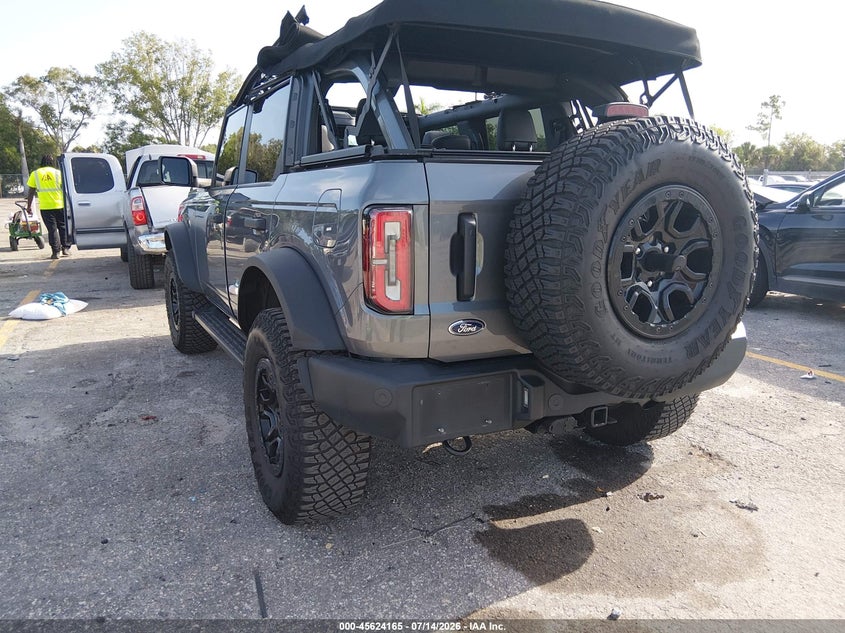 2023 Ford Bronco VIN 1FMEE5DP3PLB51396 IAAI salvage auction — ROOF, Rebuildable (Florida), sold $16,200 on 2026-07-30 (photo 3)