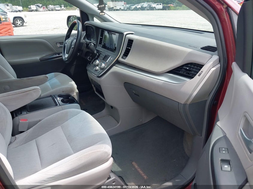 2016 Toyota Sienna VIN 5TDKK3DC7GS693391 IAAI salvage auction — NORMAL WEAR, Salvage Title, sold $400 on 2026-07-28 (photo 5)