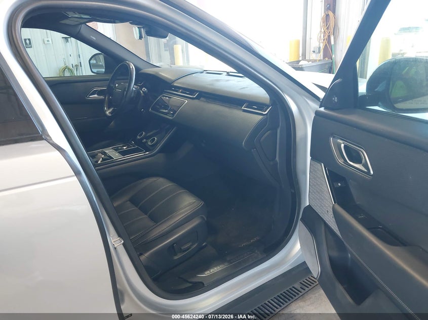 2018 Land rover Range rover velar VIN SALYB2RN9JA768006 IAAI salvage auction — UNKNOWN, Previously Damaged (North Dakota), sold $11,000 on 2026-07-24 (photo 5)