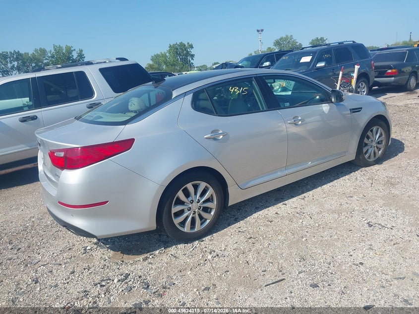 2014 Kia Optima VIN 5XXGN4A72EG298236 IAAI salvage auction — NORMAL WEAR, Clear (Illinois), sold $775 on 2026-07-27 (photo 4)