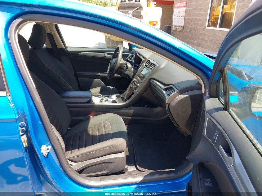 2020 Ford Fusion VIN 3FA6P0LU3LR233143 IAAI salvage auction — NORMAL WEAR, SF97 (Maine), sold $9,600 on 2026-07-31 (photo 5)