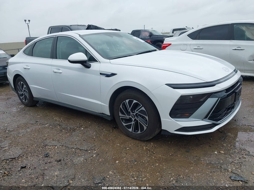 2026 Hyundai Sonata hybrid VIN KMHL24JJ3TA147767 IAAI salvage auction — ENGINE DAMAGE, Enterprise Vehicles Clear Only (Texas), sold $17,900 on 2026-07-20 (photo 1)
