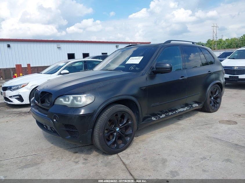 2011 BMW X5 VIN 5UXZV8C54BL417751 IAAI salvage auction — NORMAL WEAR, Clear (Missouri), sold $25 on 2026-07-28 (photo 2)