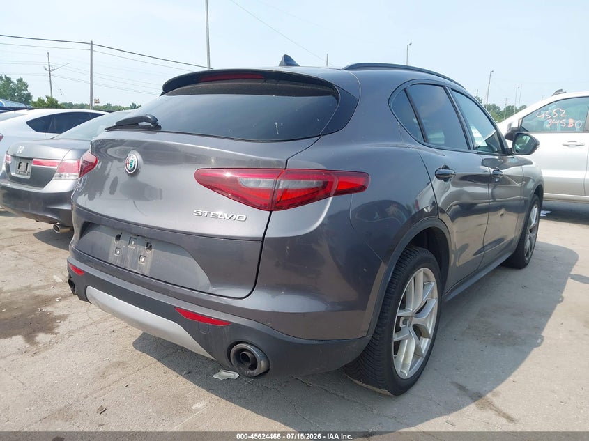 2018 Alfa romeo Stelvio VIN ZASFAKNN1J7B99969 IAAI salvage auction — NORMAL WEAR, Original (Ohio), sold $25 on 2026-07-28 (photo 4)