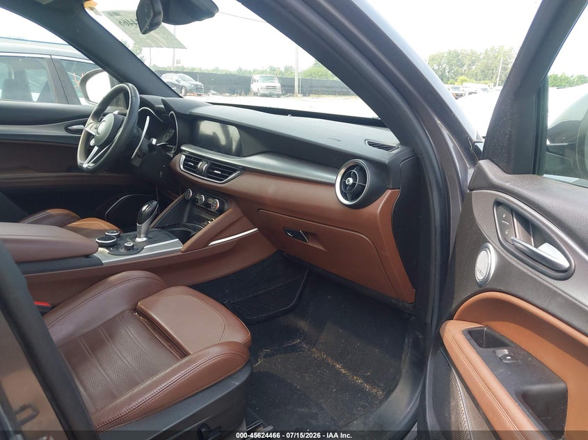 2018 Alfa romeo Stelvio VIN ZASFAKNN1J7B99969 IAAI salvage auction — NORMAL WEAR, Original (Ohio), sold $25 on 2026-07-28 (photo 5)