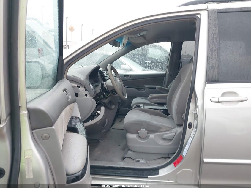 2004 Toyota Sienna VIN 5TDZA23C04S156547 IAAI salvage auction — NORMAL WEAR, Original (Texas), sold $775 on 2026-07-16 (photo 5)