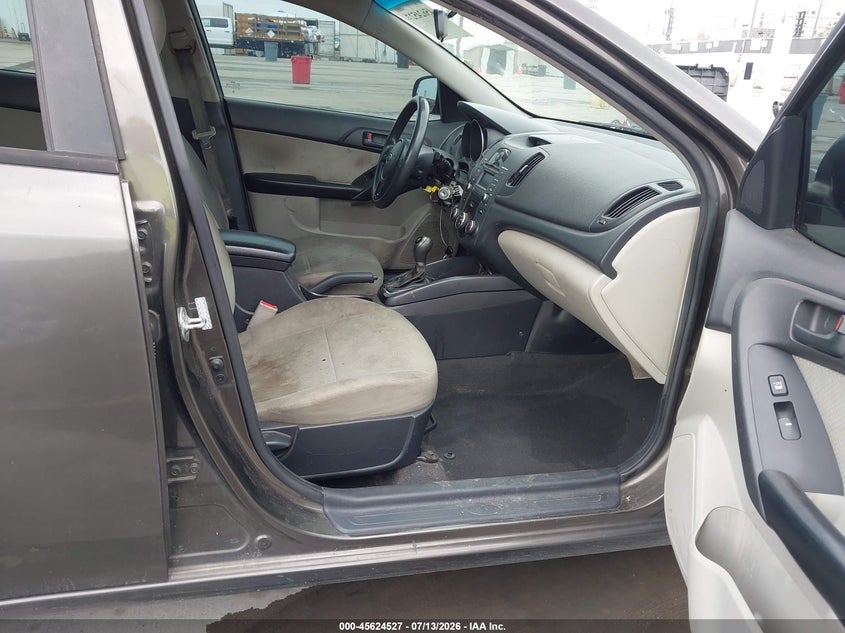 2011 Kia Forte VIN KNAFU4A22B5402739 IAAI salvage auction — THEFT, Salvage (California), sold $200 on 2026-07-22 (photo 5)