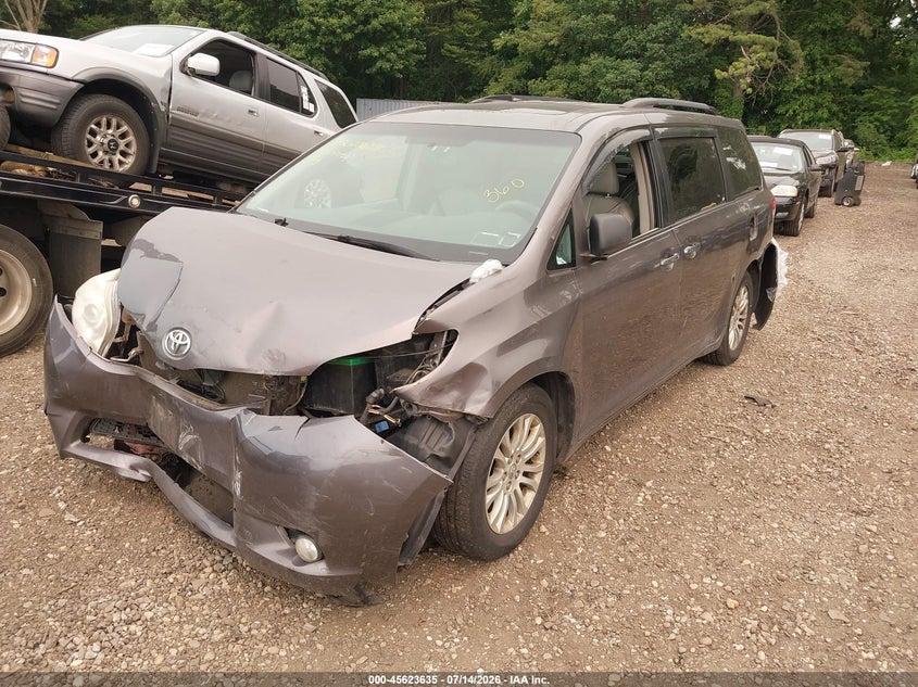 2011 Toyota Sienna VIN 5TDYK3DC0BS148619 IAAI salvage auction — FRONT & REAR, Mv-907A (New York), sold $1,050 on 2026-07-28 (photo 2)