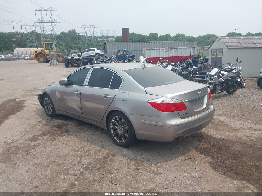 2009 Hyundai Genesis VIN KMHGC46E99U040983 IAAI salvage auction — SIDE, Salvage (Pennsylvania), sold $325 on 2026-07-31 (photo 3)