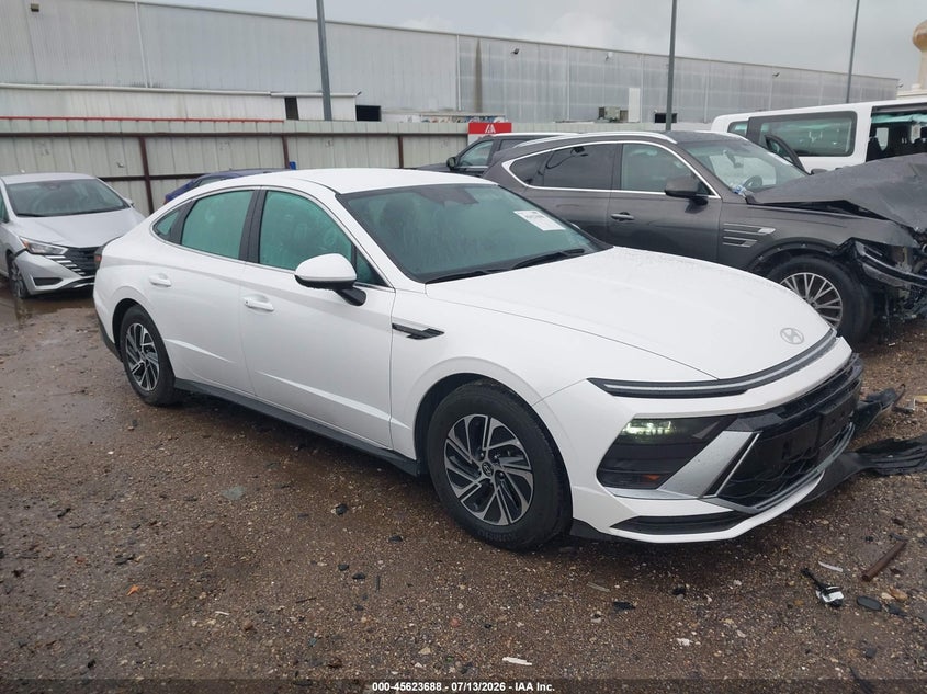 2026 Hyundai Sonata hybrid VIN KMHL24JJ9TA151161 IAAI salvage auction — LEFT FRONT, Enterprise Vehicles Clear Only (Texas), sold $11,200 on 2026-07-16 (photo 1)