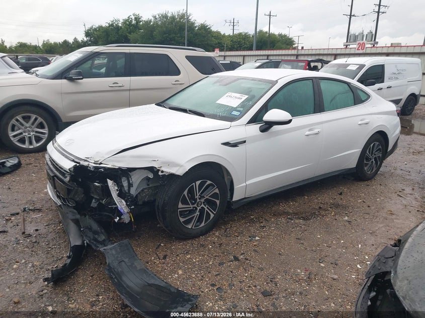 2026 Hyundai Sonata hybrid VIN KMHL24JJ9TA151161 IAAI salvage auction — LEFT FRONT, Enterprise Vehicles Clear Only (Texas), sold $11,200 on 2026-07-16 (photo 2)
