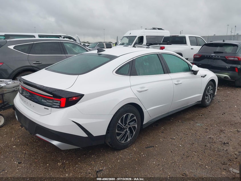 2026 Hyundai Sonata hybrid VIN KMHL24JJ9TA151161 IAAI salvage auction — LEFT FRONT, Enterprise Vehicles Clear Only (Texas), sold $11,200 on 2026-07-16 (photo 4)