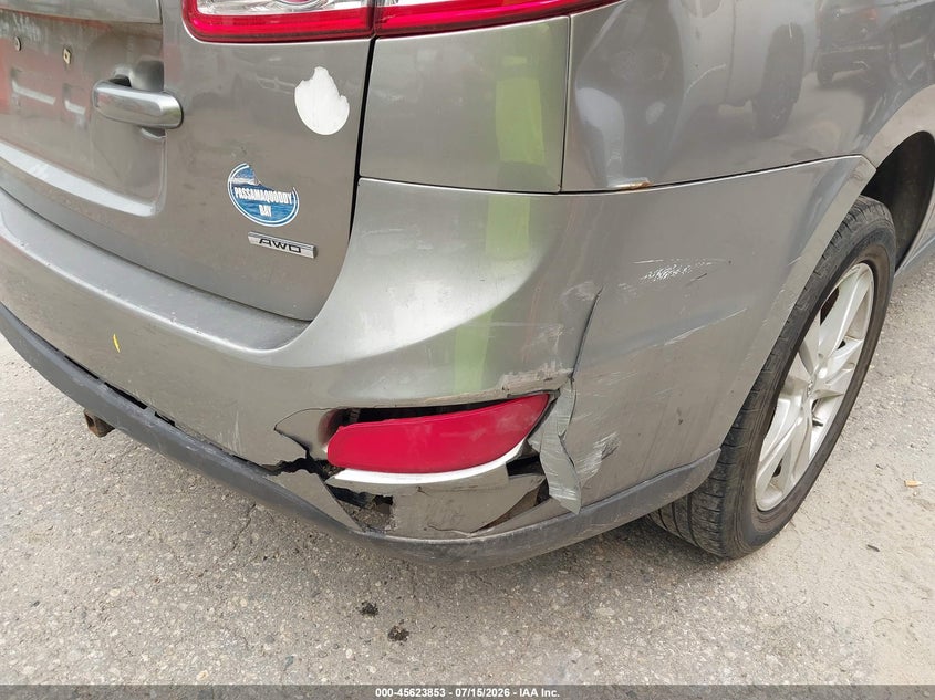 2012 Hyundai Santa fe VIN 5XYZHDAGXCG103086 IAAI salvage auction — NORMAL WEAR, Original (Maine), sold $25 on 2026-07-30 (photo 6)