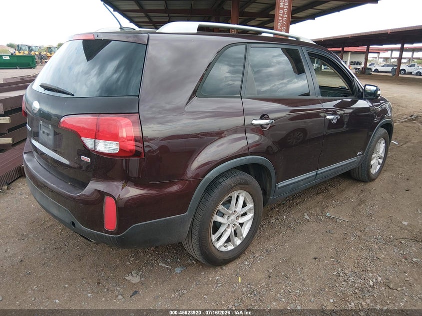 2015 Kia Sorento VIN 5XYKTDA77FG595290 IAAI salvage auction — NORMAL WEAR, Clear-Dealer Only (Arizona), sold $250 on 2026-07-28 (photo 4)