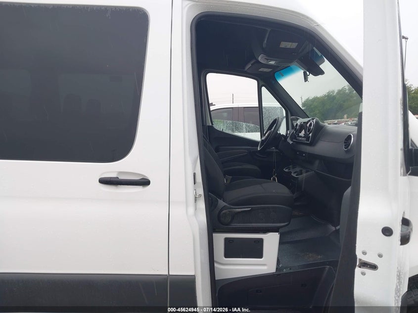 2025 Mercedes-benz Sprinter VIN W1Z4KFHY6SP804894 IAAI salvage auction — ROOF, Enterprise Vehicles Clear Only (Texas), sold $26,250 on 2026-07-30 (photo 5)