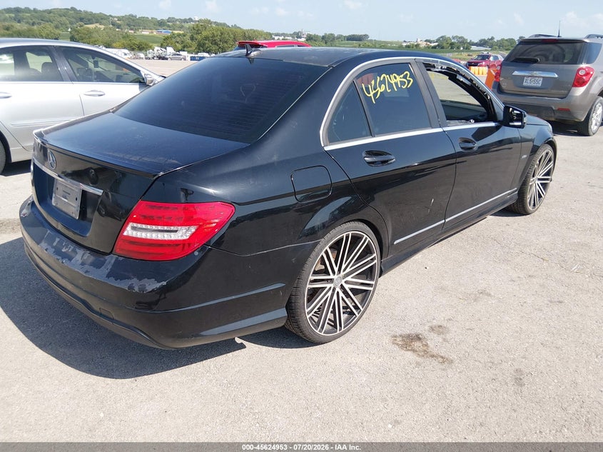 2012 Mercedes-benz C-klasse VIN WDDGF4HB1CR217279 IAAI salvage auction — NORMAL WEAR, Clear (Kansas), sold $25 on 2026-07-30 (photo 4)