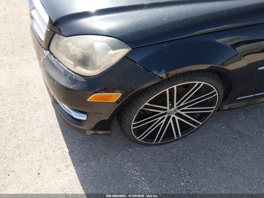 2012 Mercedes-benz C-klasse VIN WDDGF4HB1CR217279 IAAI salvage auction — NORMAL WEAR, Clear (Kansas), sold $25 on 2026-07-30 (photo 6)
