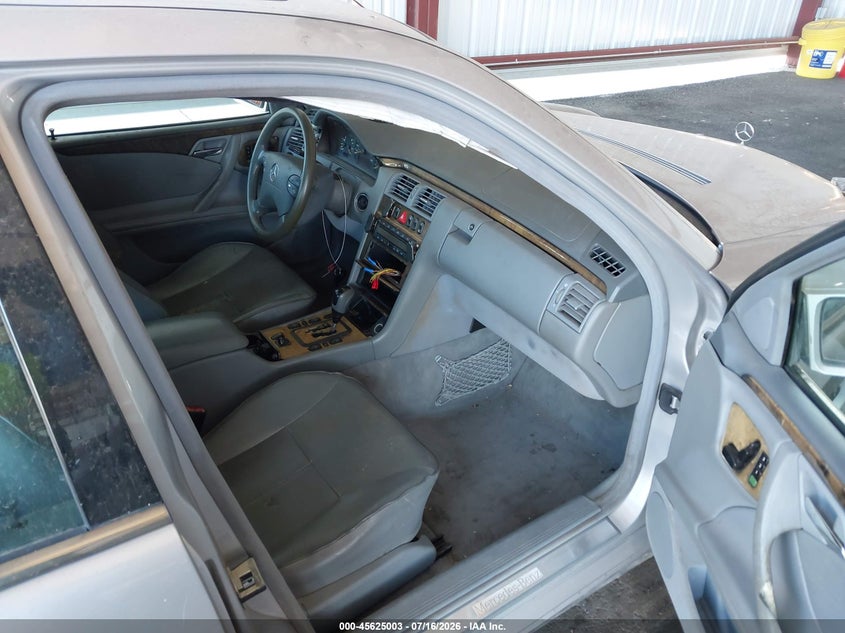 2002 Mercedes-benz E-class VIN WDBJF65J82B460181 IAAI salvage auction — NORMAL WEAR, Clear - Dealer Only (California), sold $275 on 2026-07-28 (photo 5)