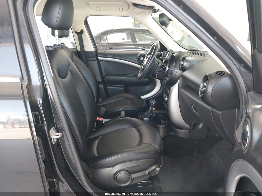 2016 Mini Countryman VIN WMWZB3C51GWR47210 IAAI salvage auction — NORMAL WEAR, Clear (Florida), sold $700 on 2026-07-22 (photo 5)