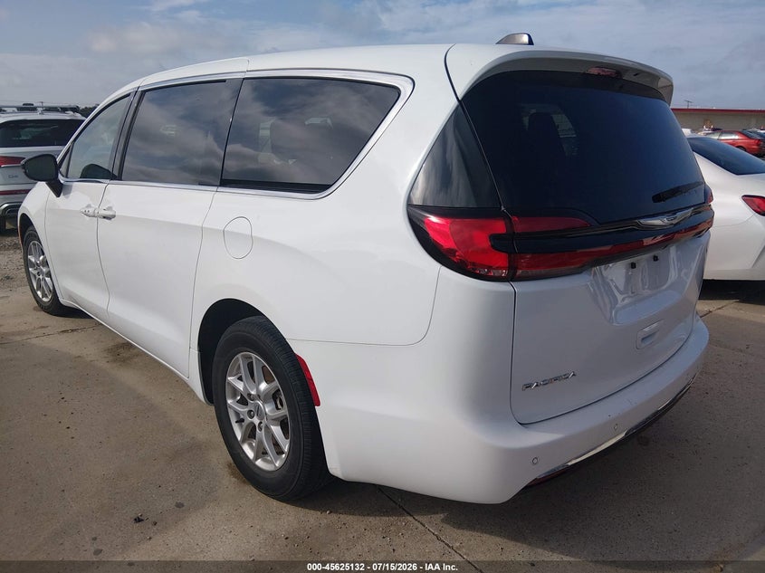 2024 Chrysler Pacifica VIN 2C4RC1BG3RR120084 IAAI salvage auction — ENGINE DAMAGE, Enterprise Vehicles Clear Only (Missouri), sold $13,700 on 2026-07-29 (photo 3)