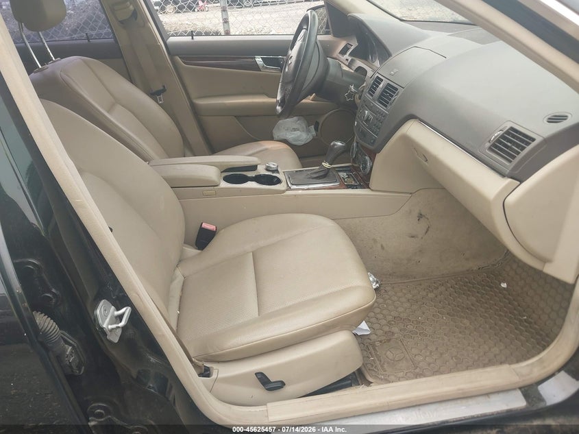 2011 Mercedes-benz C class VIN WDDGF8BBXBR179582 IAAI salvage auction — NORMAL WEAR, Clear (Massachusetts), sold $700 on 2026-07-31 (photo 5)