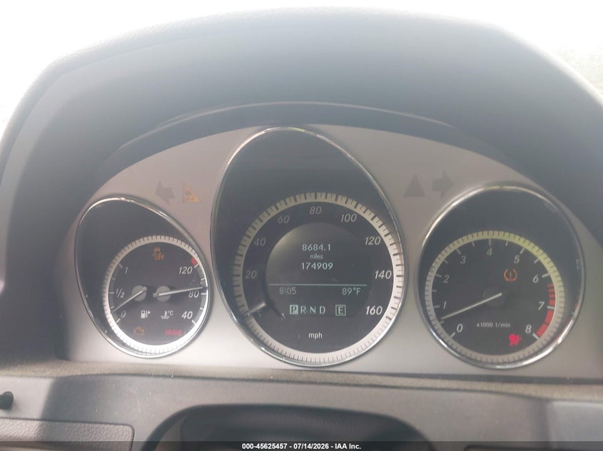 2011 Mercedes-benz C class VIN WDDGF8BBXBR179582 IAAI salvage auction — NORMAL WEAR, Clear (Massachusetts), sold $700 on 2026-07-31 (photo 7)