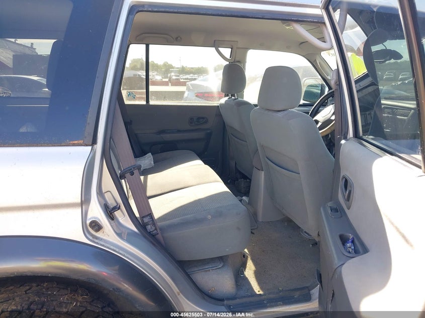 2002 Mitsubishi Montero VIN JA4MT31R32J057520 IAAI salvage auction — NORMAL WEAR, Clear - Public Restricted (Oregon), sold $275 on 2026-07-30 (photo 8)