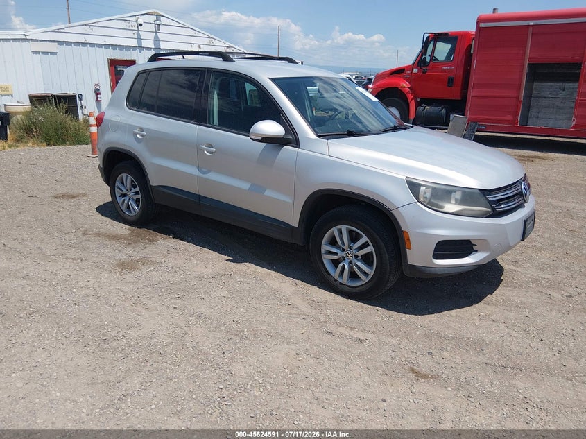 2013 Volkswagen Tiguan VIN WVGBV3AX1DW569736 IAAI salvage auction — NORMAL WEAR, Salvage Title, sold $50 on 2026-08-12 (photo 1)