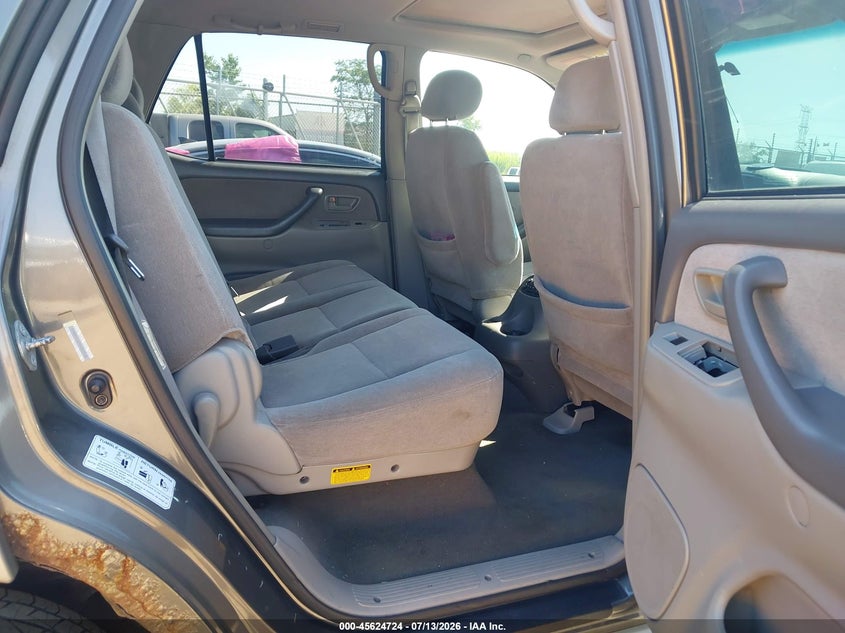 2004 Toyota Sequoia VIN 5TDBT44A74S231510 IAAI salvage auction — NORMAL WEAR, Clear (Illinois), sold $500 on 2026-07-29 (photo 8)