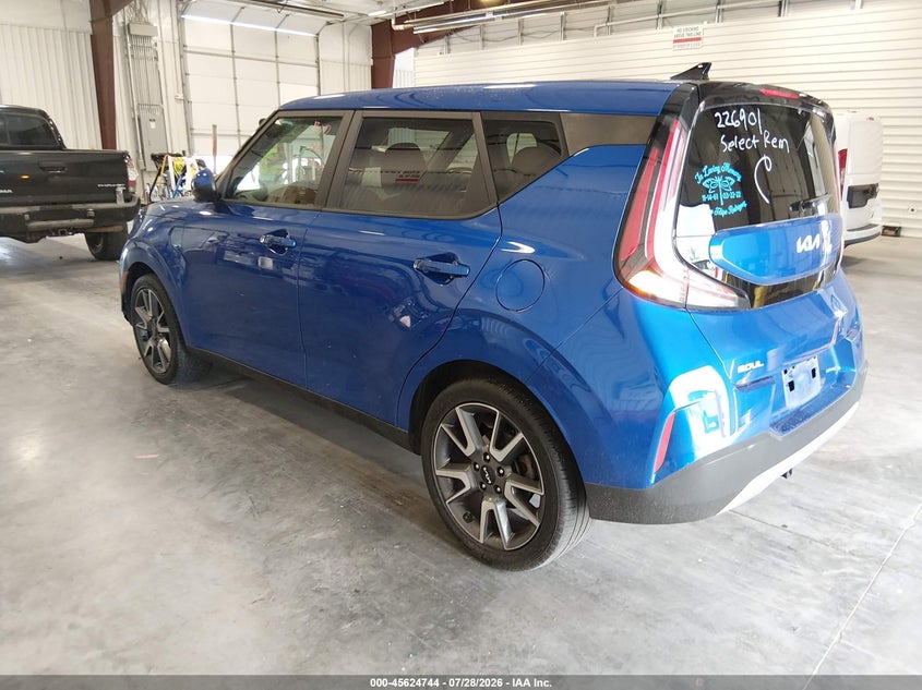 2024 Kia Soul VIN KNDJ33AU0R7226901 IAAI salvage auction — LEFT FRONT, Wait Title, sold $6,525 on 2026-09-11 (photo 3)