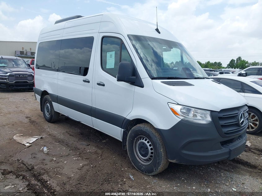 2025 Mercedes-benz Sprinter VIN W1Z4KFHY0SP822727 IAAI salvage auction — ROOF, Salvage Title, sold $32,250 on 2026-07-23 (photo 1)