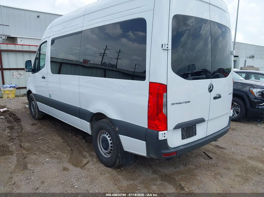2025 Mercedes-benz Sprinter VIN W1Z4KFHY0SP822727 IAAI salvage auction — ROOF, Salvage Title, sold $32,250 on 2026-07-23 (photo 3)