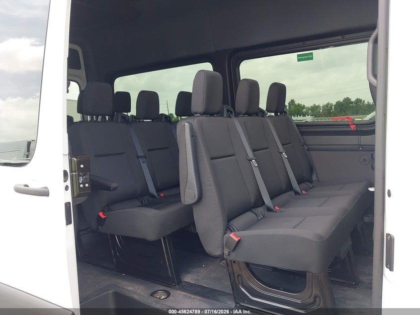 2025 Mercedes-benz Sprinter VIN W1Z4KFHY0SP822727 IAAI salvage auction — ROOF, Salvage Title, sold $32,250 on 2026-07-23 (photo 8)