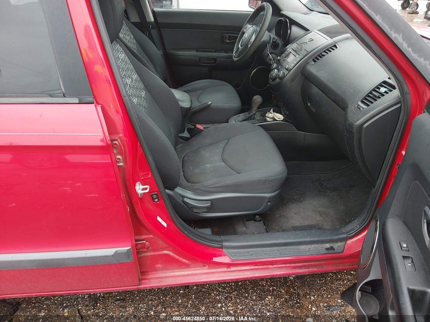 2011 Kia Soul VIN KNDJT2A27B7305884 IAAI salvage auction — NORMAL WEAR, Original (Texas), sold $25 on 2026-07-22 (photo 5)