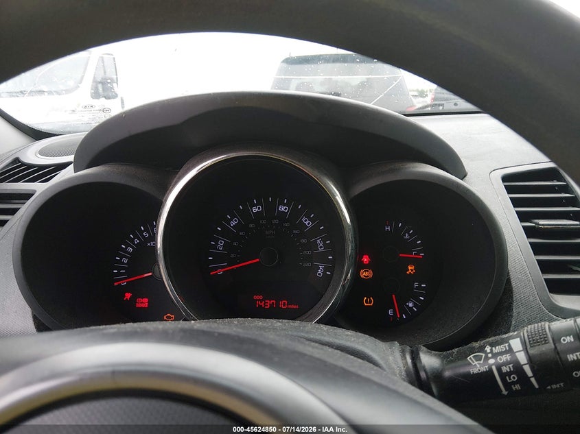 2011 Kia Soul VIN KNDJT2A27B7305884 IAAI salvage auction — NORMAL WEAR, Original (Texas), sold $25 on 2026-07-22 (photo 7)
