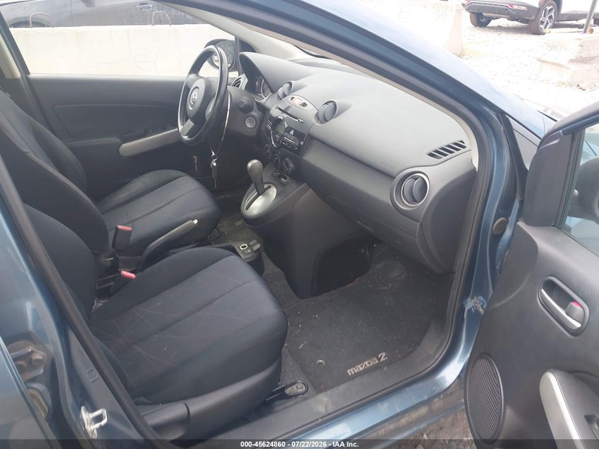 2014 Mazda 2 VIN JM1DE1KY5E0188517 IAAI salvage auction — NORMAL WEAR, Clear-Endorsement (Wisconsin), sold $625 on 2026-07-30 (photo 5)