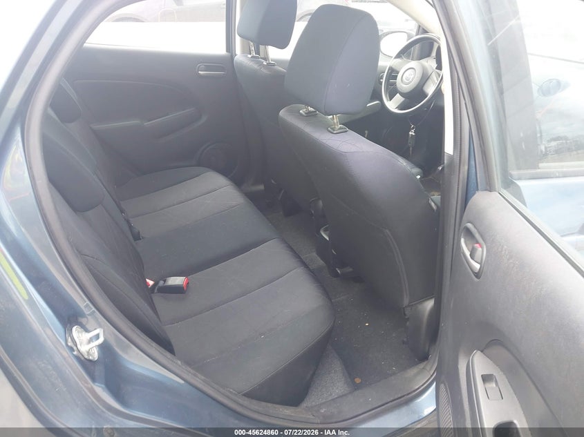 2014 Mazda 2 VIN JM1DE1KY5E0188517 IAAI salvage auction — NORMAL WEAR, Clear-Endorsement (Wisconsin), sold $625 on 2026-07-30 (photo 8)