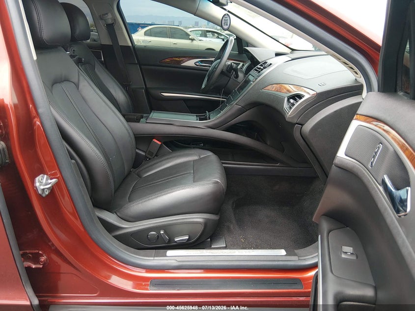 2014 Lincoln Mkz VIN 3LN6L2JK2ER822847 IAAI salvage auction — UNKNOWN, Salvage Title, sold $1,650 on 2026-07-24 (photo 5)