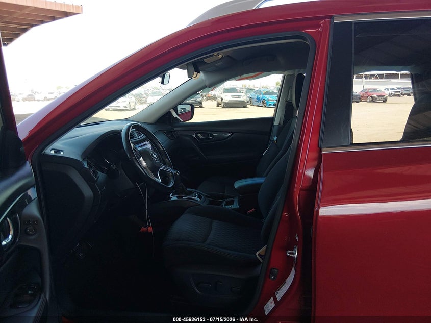 2017 Nissan Rogue VIN JN8AT2MT0HW136072 IAAI salvage auction — SIDE, Salvage Title, sold $1,150 on 2026-07-28 (photo 5)
