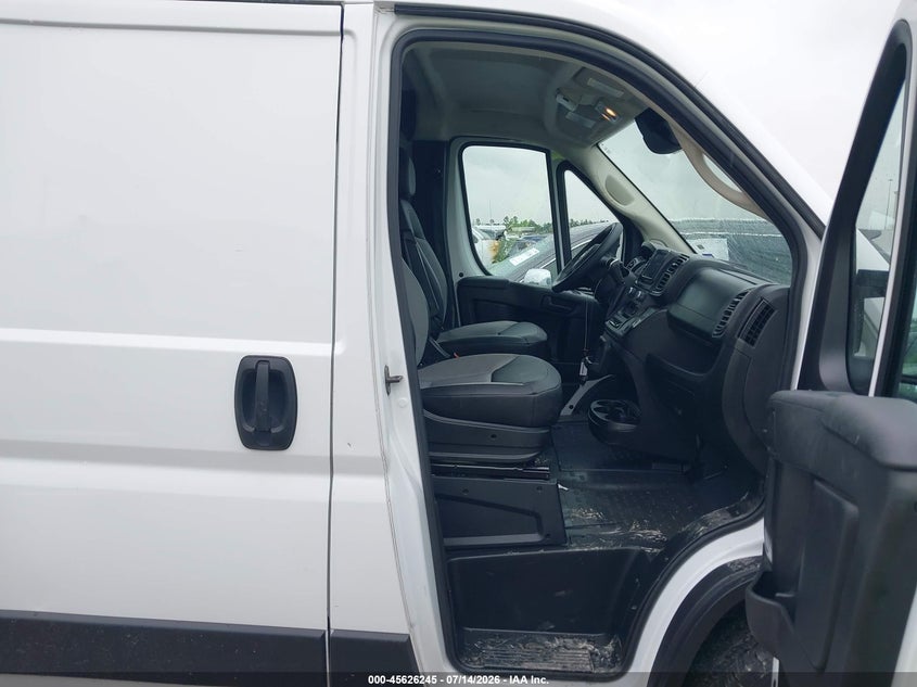 2025 Ram Promaster city VIN 3C6LRVVG2SE513824 IAAI salvage auction — RIGHT FRONT, Salvage Title, sold $16,300 on 2026-07-30 (photo 5)