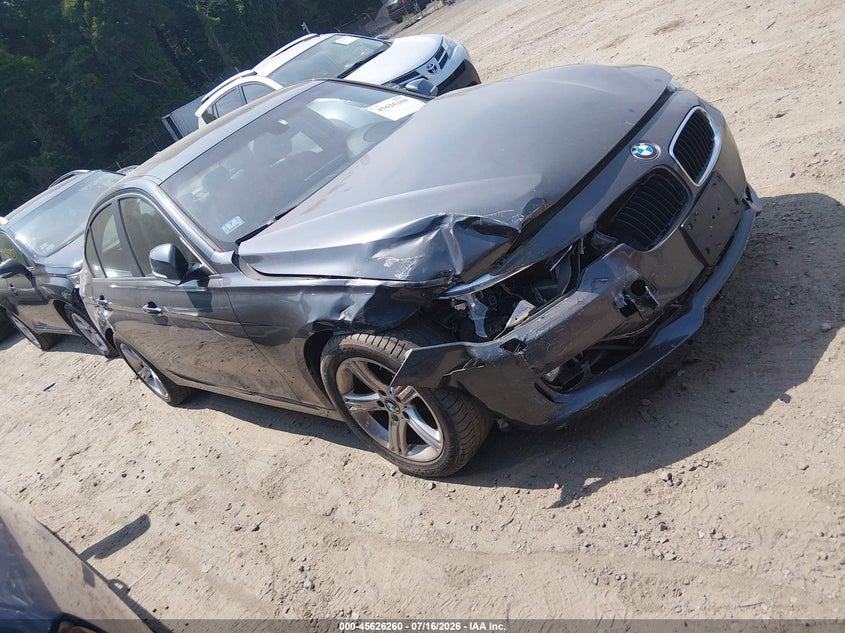 2013 BMW 3er VIN WBA3B3G51DNP38342 IAAI salvage auction — FRONT END, Clear (Massachusetts), sold $775 on 2026-07-19 (photo 1)