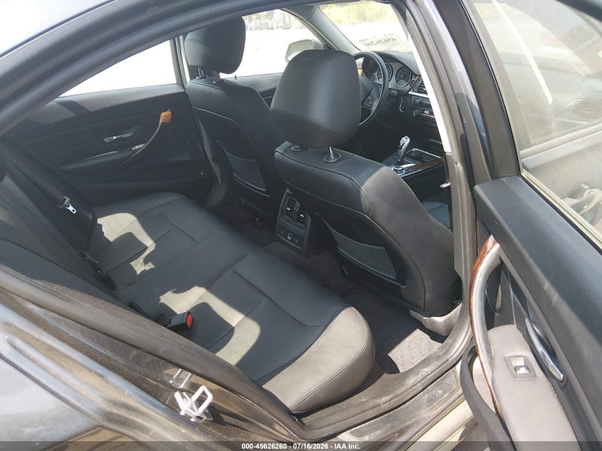 2013 BMW 3er VIN WBA3B3G51DNP38342 IAAI salvage auction — FRONT END, Clear (Massachusetts), sold $775 on 2026-07-19 (photo 8)