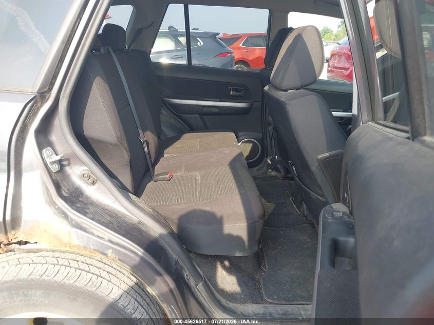 2011 Suzuki Grand vitara VIN JS3TD0D22B4100403 IAAI salvage auction — NORMAL WEAR, Clear (New York), sold $375 on 2026-07-30 (photo 8)
