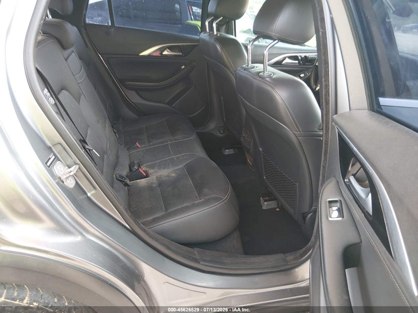 2018 Infiniti Qx30 VIN SJKCH5CR6JA061004 IAAI salvage auction — FRONT & REAR, Salvage Title, sold $3,725 on 2026-08-23 (photo 8)
