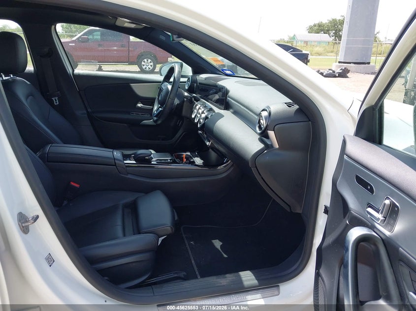 2021 Mercedes-benz A-klasse VIN W1K3G4EB9MJ320790 IAAI salvage auction — WATER/FLOOD, Salvage Title, sold $8,300 on 2026-09-01 (photo 5)