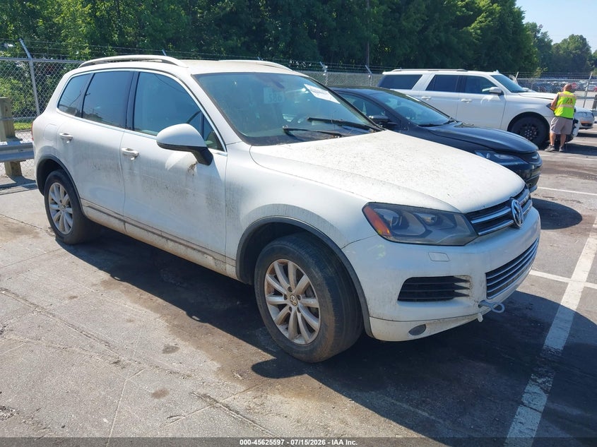 2012 Volkswagen Touareg VIN WVGFK9BP6CD004713 IAAI salvage auction — NORMAL WEAR, Clear (North Carolina), sold $200 on 2026-07-30 (photo 1)